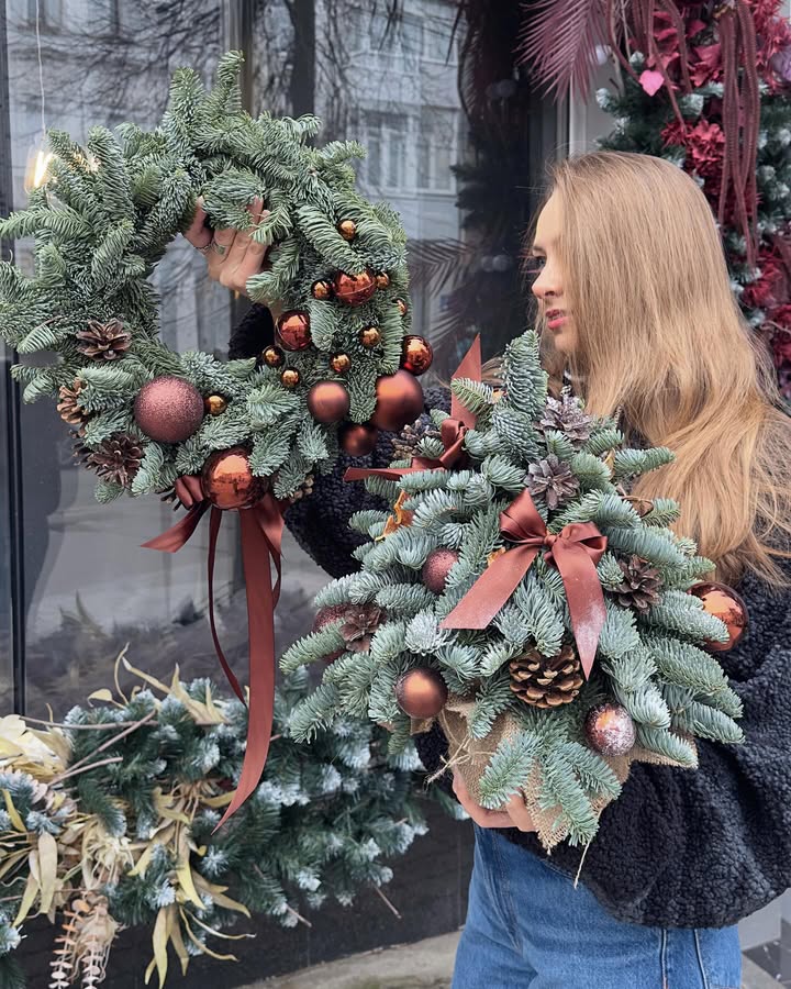 Christmas Wreath 30 cm and New Year Tree 40 cm with Decorations