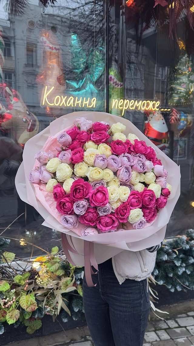 Mixed Peony-shaped Roses Bouquet in Pink and Yellow