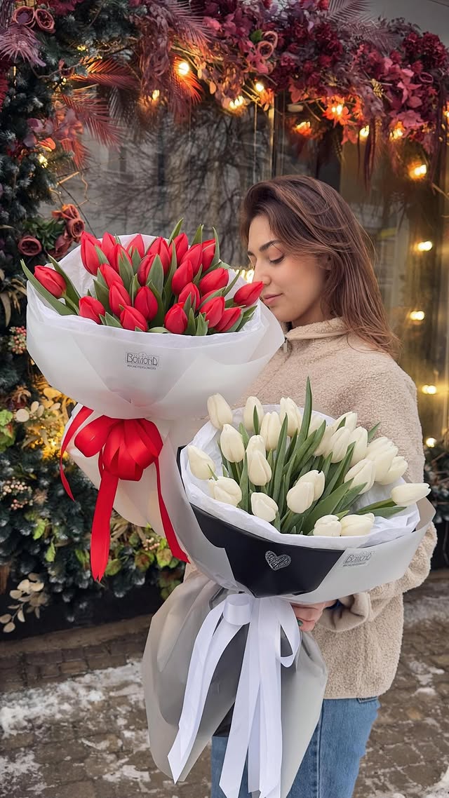 Spring Tulip Bouquet Assorted — Red and White Tulips