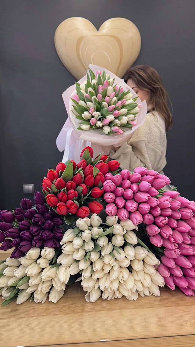 Bouquet of Tulips Mix in Soft and Bright Shades