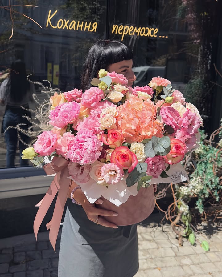 Large Pink and Peach Flower Arrangement in Hat Box