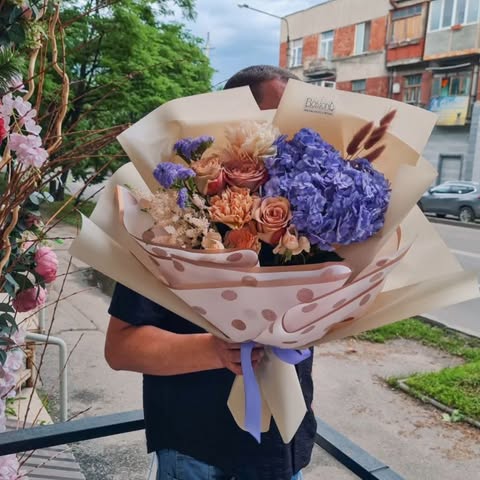 Bouquet with Purple Hydrangea and Roses