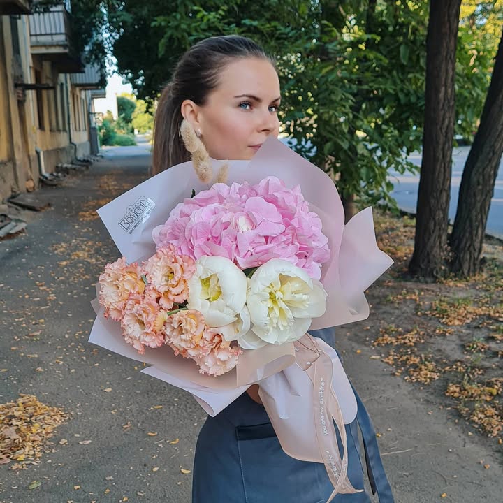 Bouquet of Pink Hydrangea and White Peony Tulips