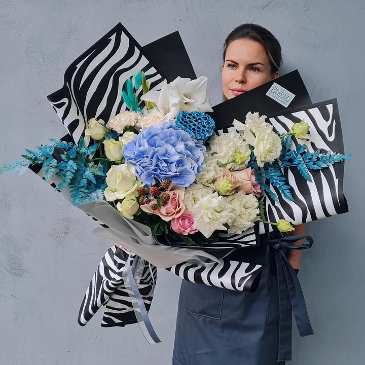 Elegant Large Bouquet with Blue Hydrangea and White Flowers