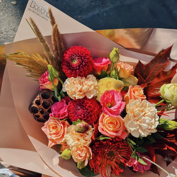 "Breath of Autumn" Bouquet with Dahlias and Roses