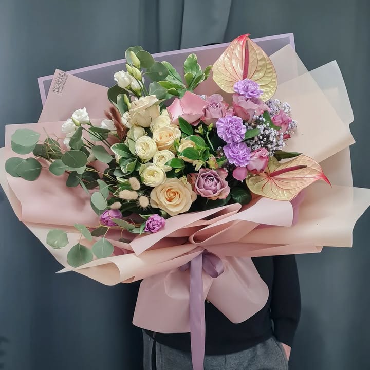 Bouquet of Roses, Anthuriums and Greenery in Pastel Tones