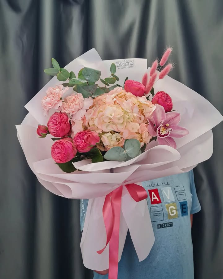 Designer Floral Bouquet with Pink Roses and Orchid