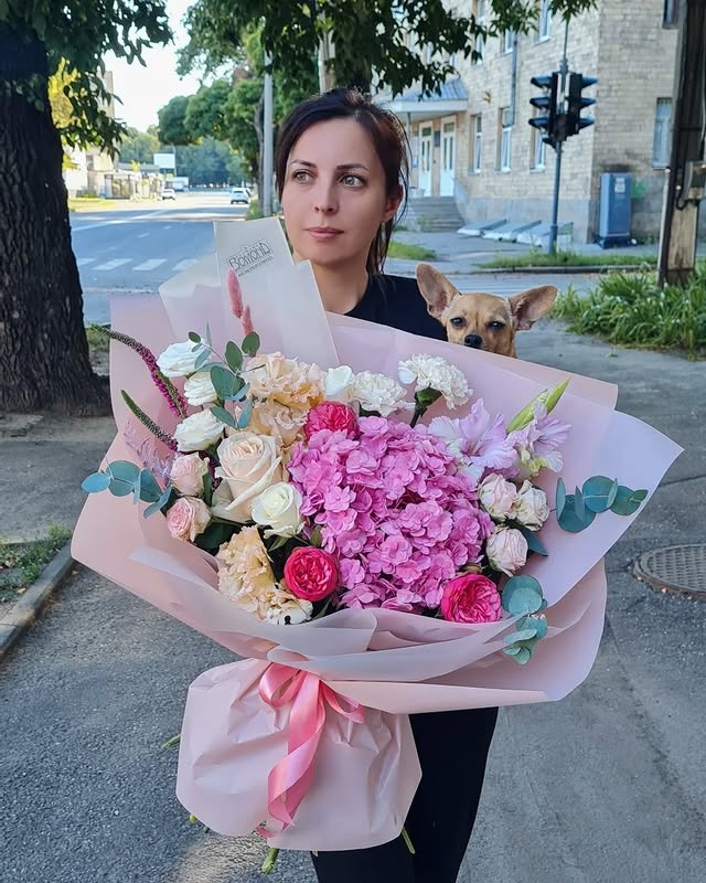 Large bouquet with pink hydrangea and roses