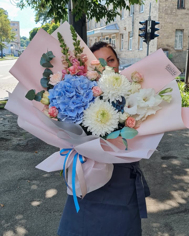 Bouquet with Blue Hydrangea and White Chrysanthemums