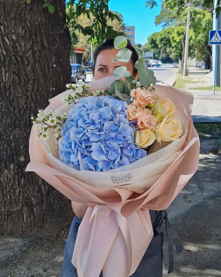 Bouquet with Blue Hydrangea and Roses