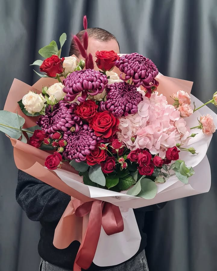 Large Exclusive Autumn Bouquet with Chrysanthemums, Roses and Hydrangea