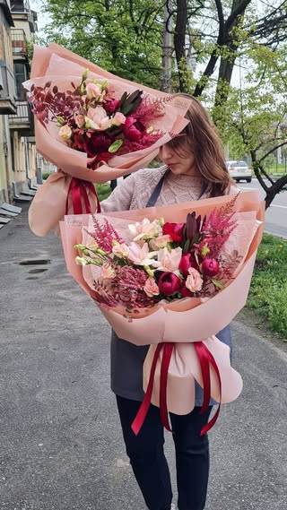 Mother's Day Flower Bouquet with Peony Roses and Eustoma