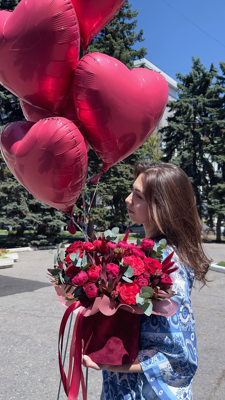 Bright Red Roses Bouquet with Greenery and Heart-Shaped Balloons