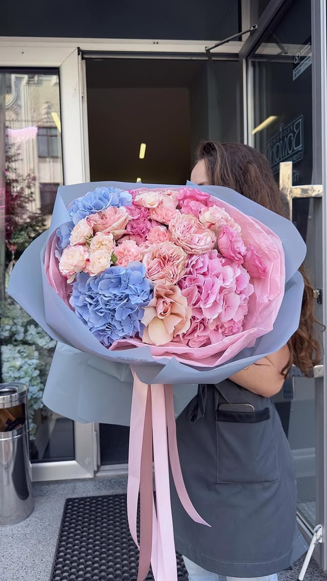 Pastel Hydrangea and Rose Flower Bouquet