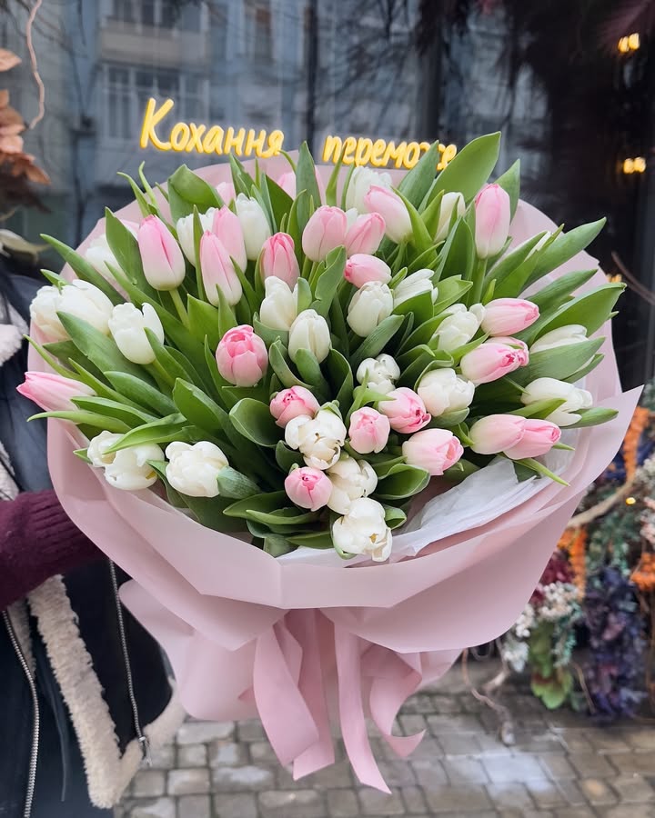 Bouquet of white-pink peony tulips