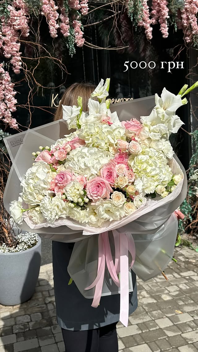 Large Bouquet of White Hydrangeas and Pink Roses