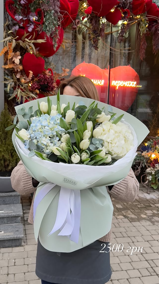 Large bouquet with white tulips and hydrangeas