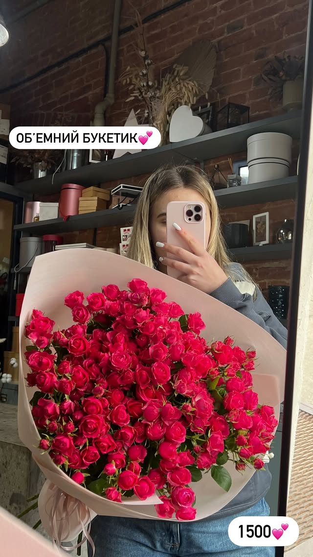 Обємний букет із яскравих троянд, 100 штук