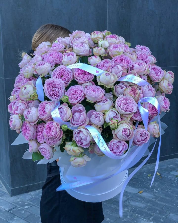 Великий букет кущових троянд Blossom bubbles💜