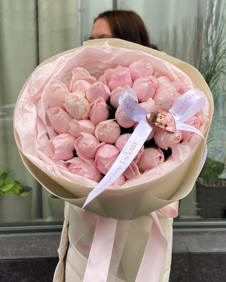 Букет ніжних півоній рожевих Peony Pink